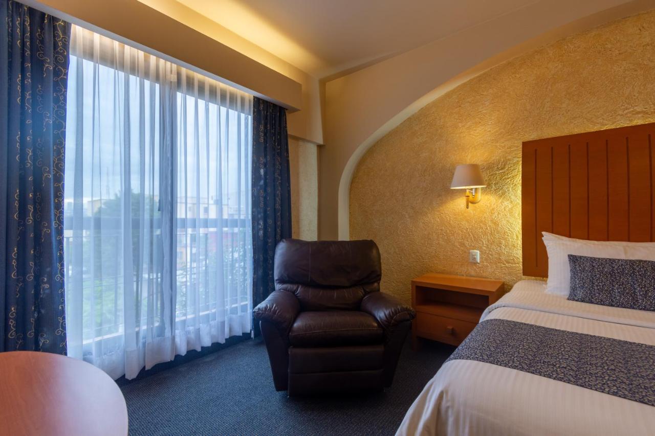 Hotel Flamingo Inn Querétaro Zewnętrze zdjęcie