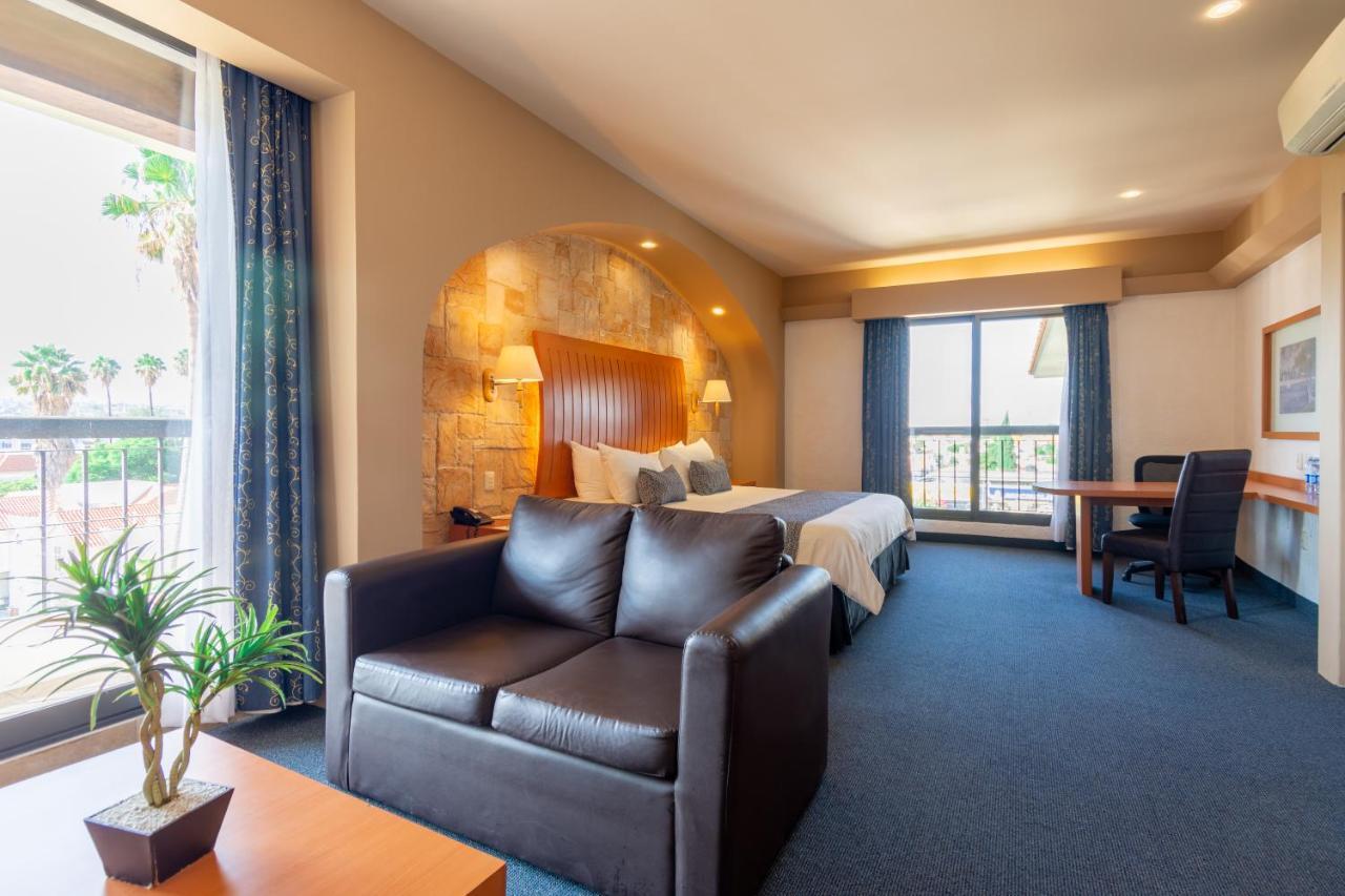 Hotel Flamingo Inn Querétaro Zewnętrze zdjęcie